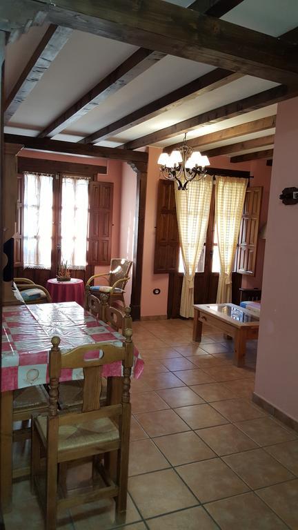 Apartamentos Rurales Tauro Cabezuela Del Valle Buitenkant foto