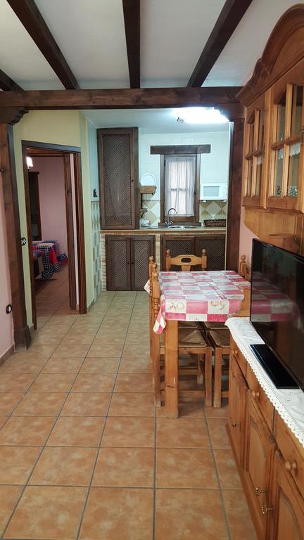 Apartamentos Rurales Tauro Cabezuela Del Valle Buitenkant foto